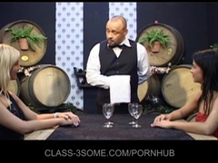 DustyPorn presents: 3some tip for the waiter