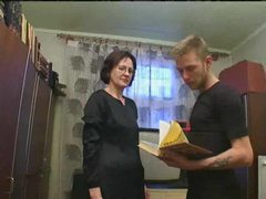 DustyPorn presents: Old babe in glasses gets his love